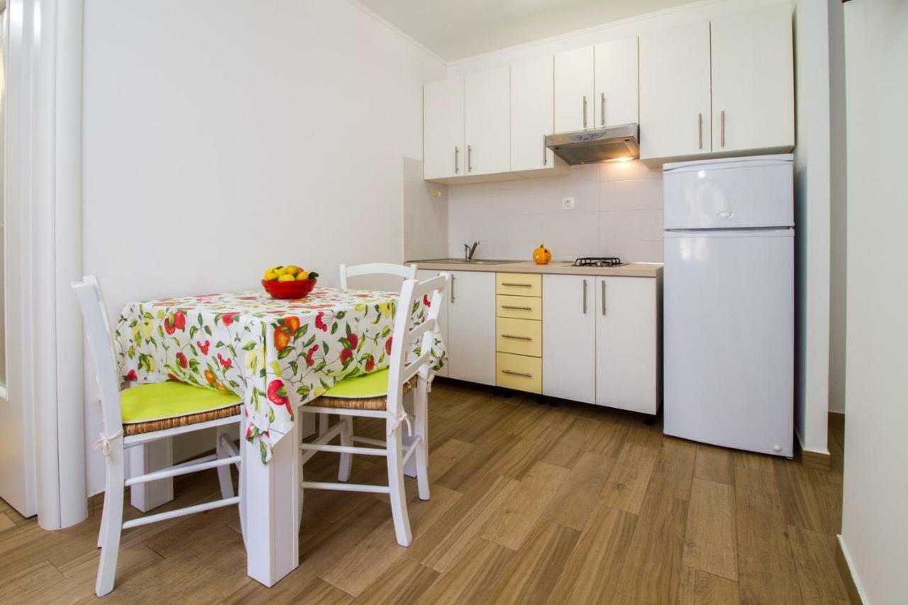 Studio Apartment Zeljka Pula Exterior photo